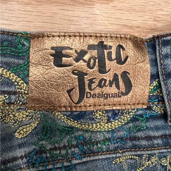 NWOT Desigual Exotic Jeans Embroidered Gold and Flowers Pocket Design - Picture 9 of 15